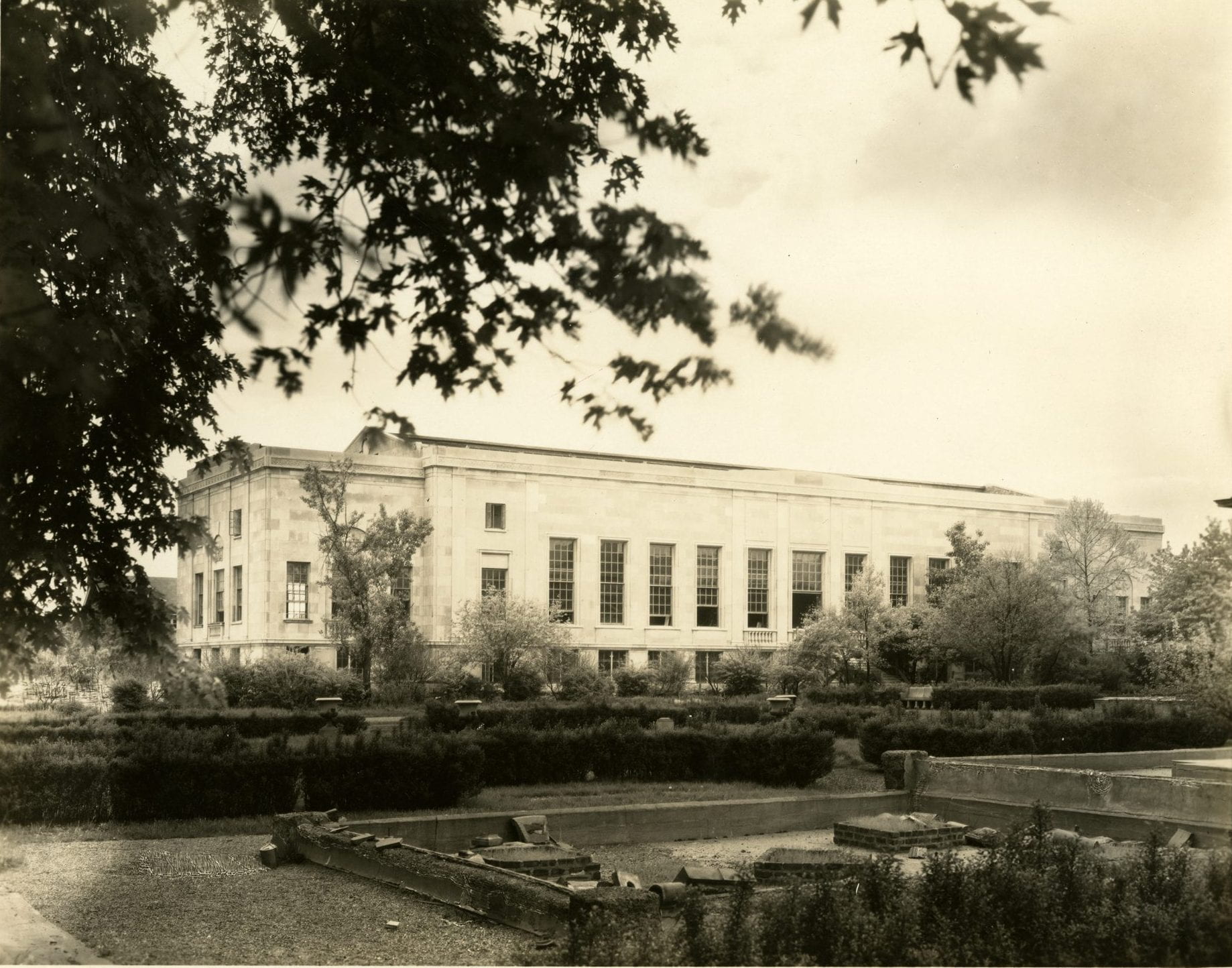 1927 photograph of Bixby Hall on the campus of Washington University in St. Louis.